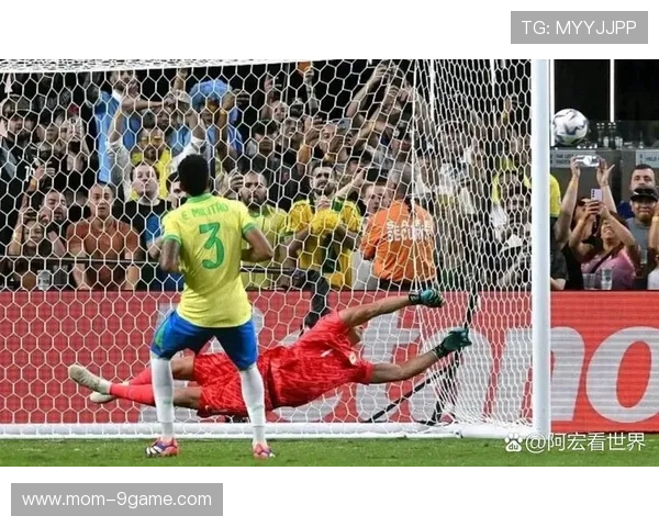 足球场上的智慧之星：那些既踢得好又有文化的球员们